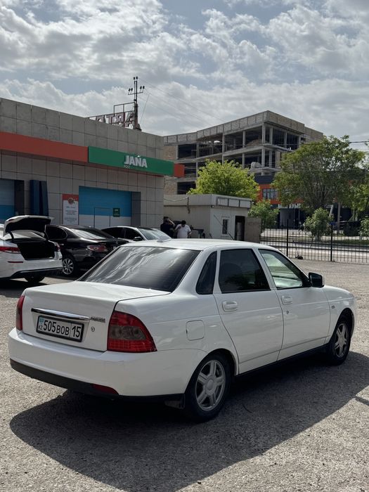 Приора 2011 года