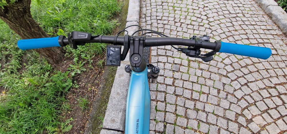 Bicicletă electrică Cube
