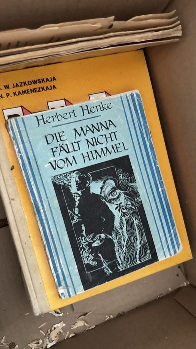 книги разные немецкие