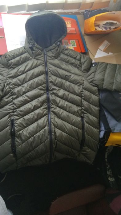 Geaca matlasată cu gluga