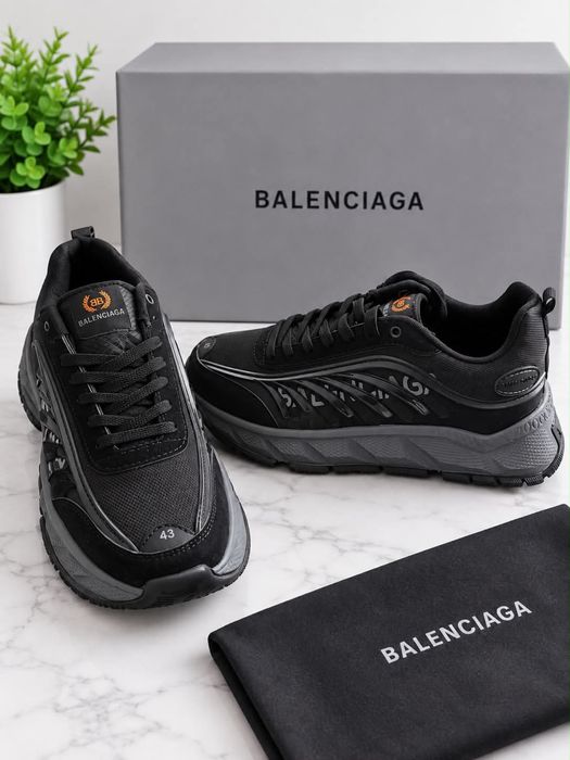 Balenciaga Sneakers – Black Edition
