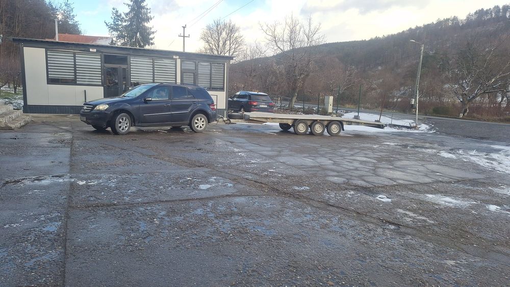 Închiriez platforma trailar