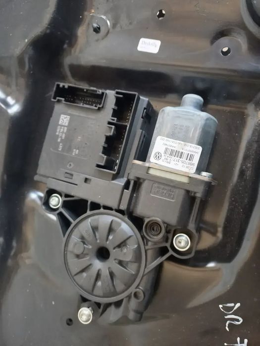 Macara Geam Electrica Vw Passat B7 An 2011-2012-2013-2014-2015 Macara Fata Spate Vw Passat B7 - Dez