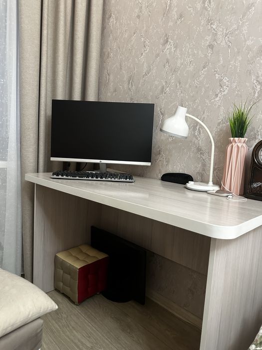 Стол компьютерный