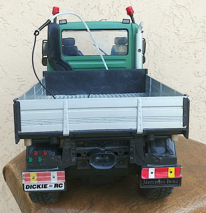 Carson Mercedes-Benz Unimog U300 1:12 mașinuța RC. Gen 2