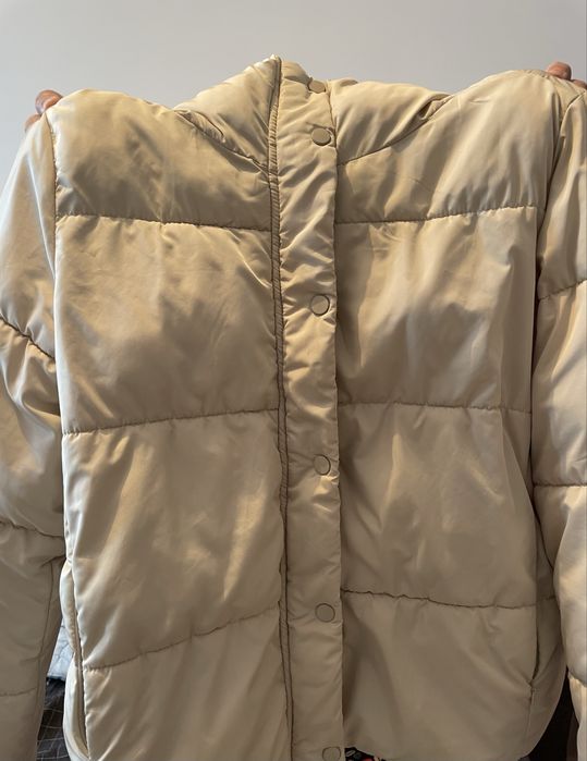 Продам куртку Stradivarius