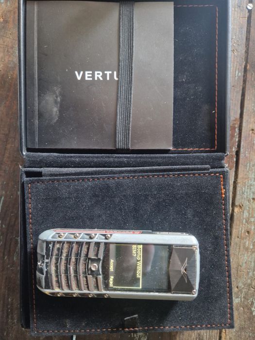 Vertu Ferrai telefon