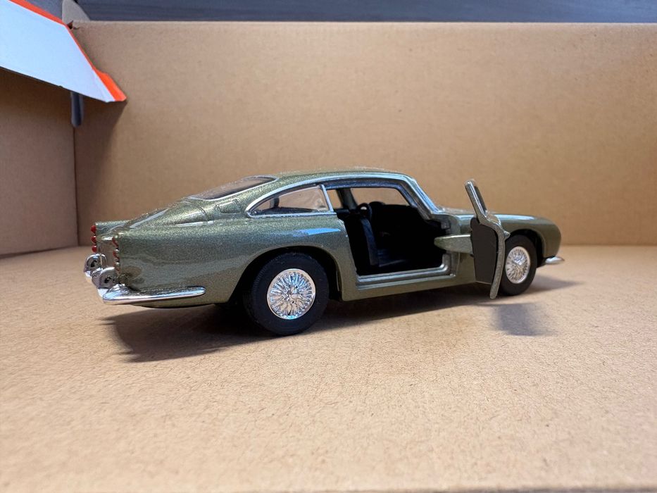Hot wheels premium