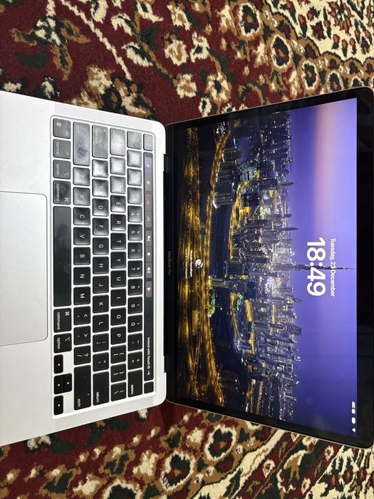 Macbook Pro M1 holati yaxshi
