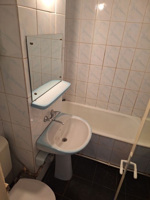 Inchiriez apartament cu 2 camere
