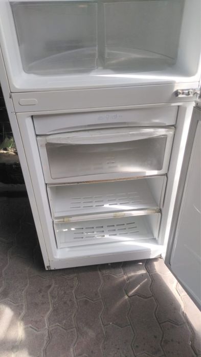 Продам холодильник