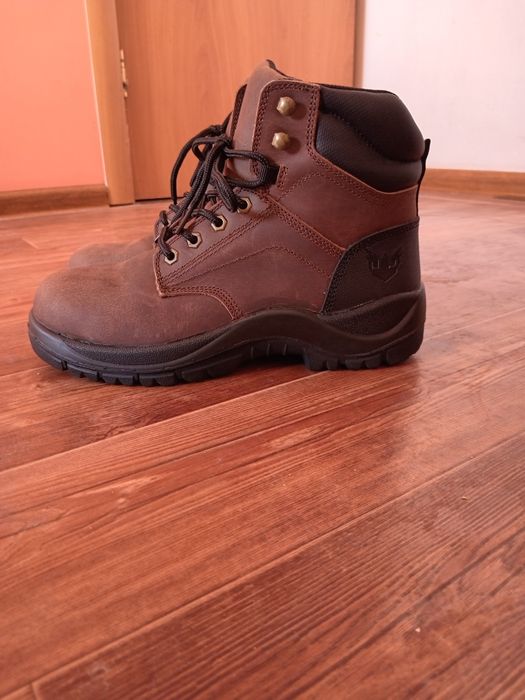 Продам спецботинок