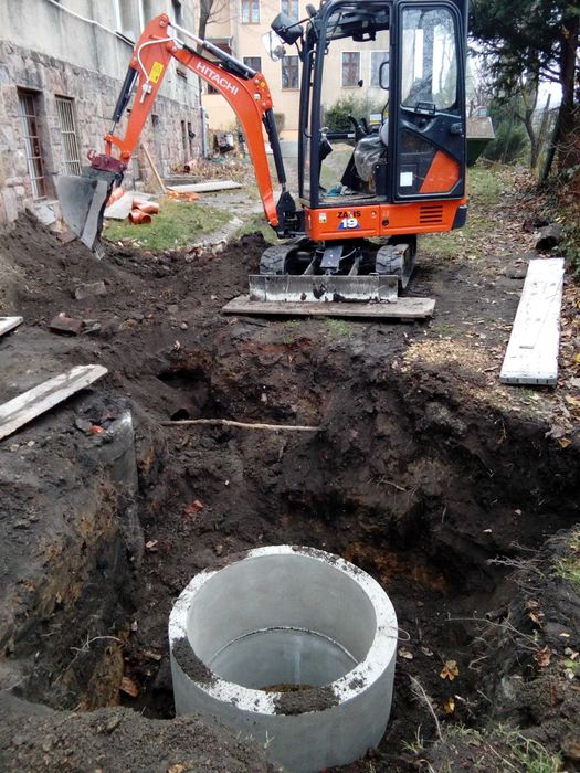 Sapaturi miniexcavator 2T,  fundatii, canal, gard, intindere pomant