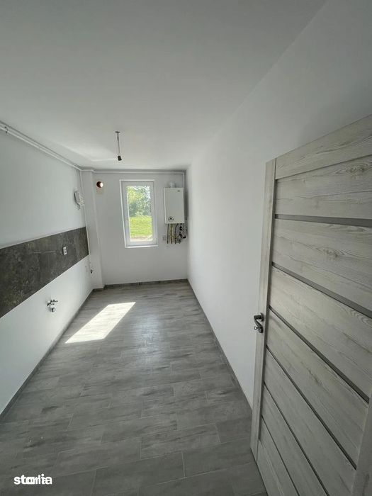 Apartament 2 camere FULL DECOMANDAT, 52 mp + balcon + boxă – Giroc