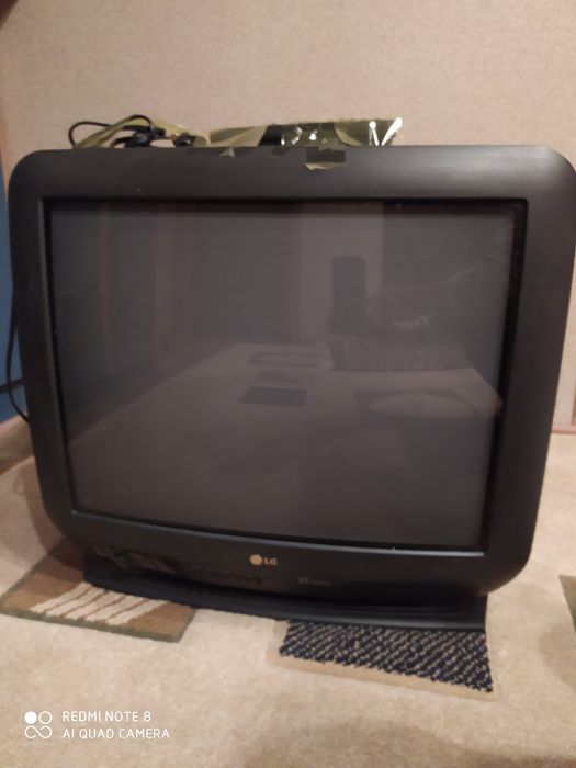 Телевизор, видеоплейер с касетами