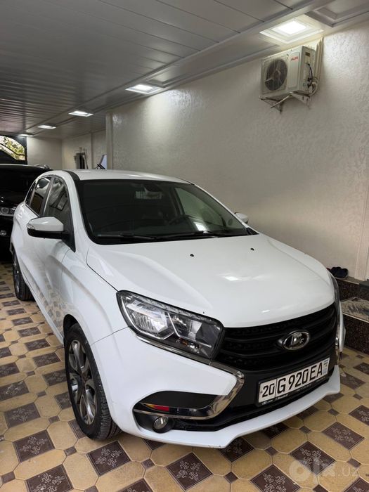 Машина, Lada Xray