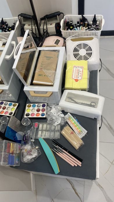 Срочно продам все для маникюра