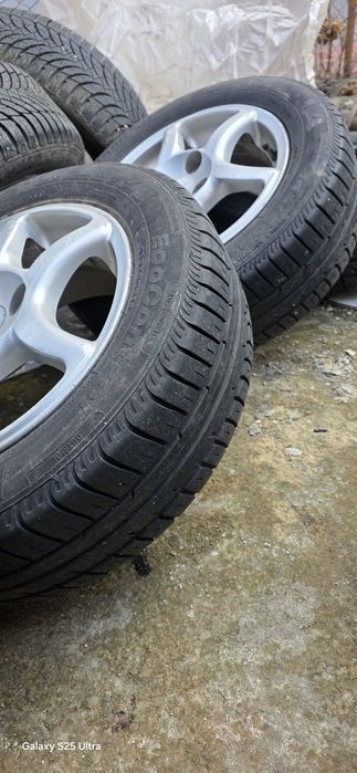 Оригйнални джанти за тойота ярис с гуми 4/100 междуболтово