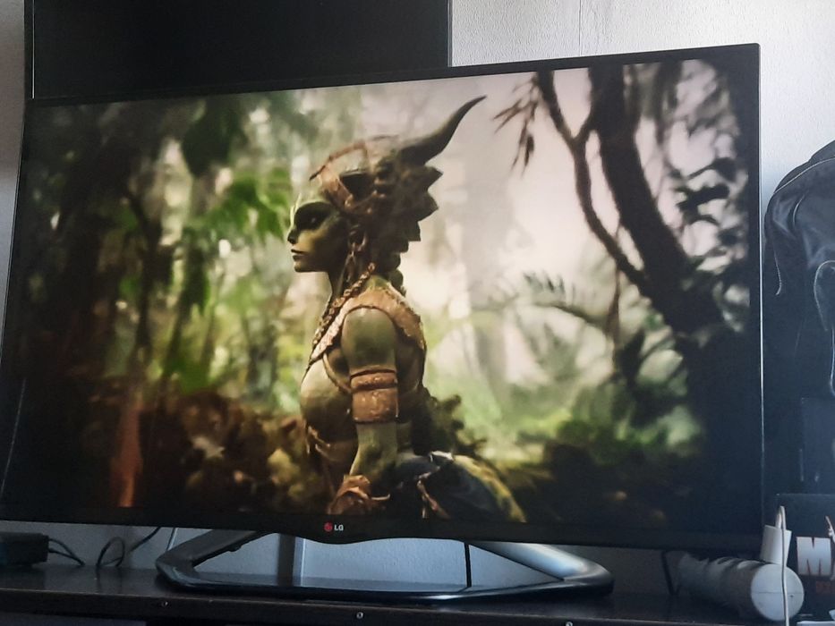 Телевизор LG продаю 107/62 диаметр