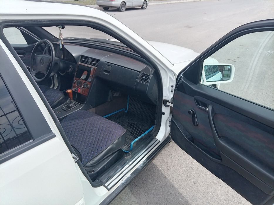 Продам Мерседес С 180