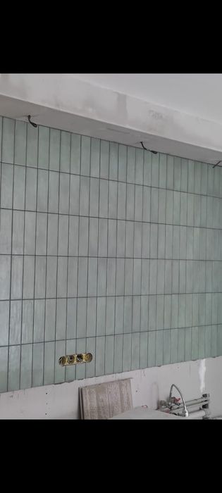 Стелим ламинат плитку