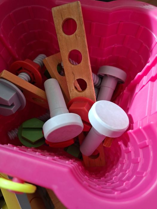 Детска работна маса