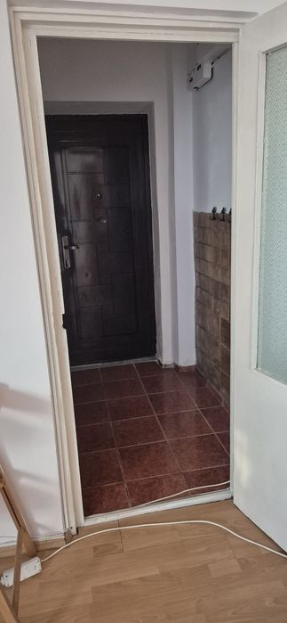 Închiriez garsonieră