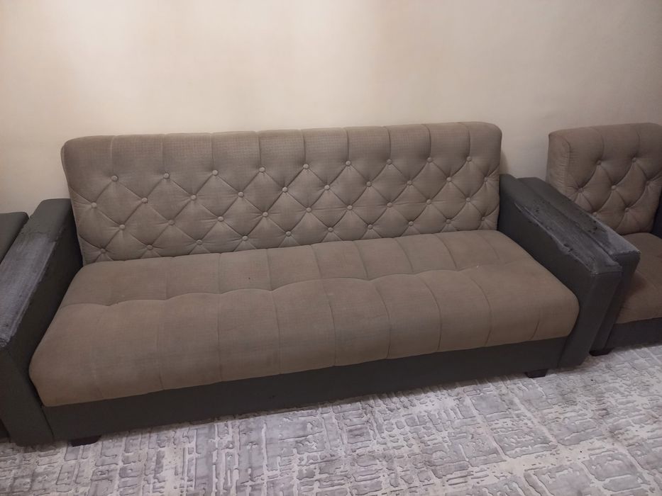 Продам диван раскладушка с нижним отсеком + 2 кресла.