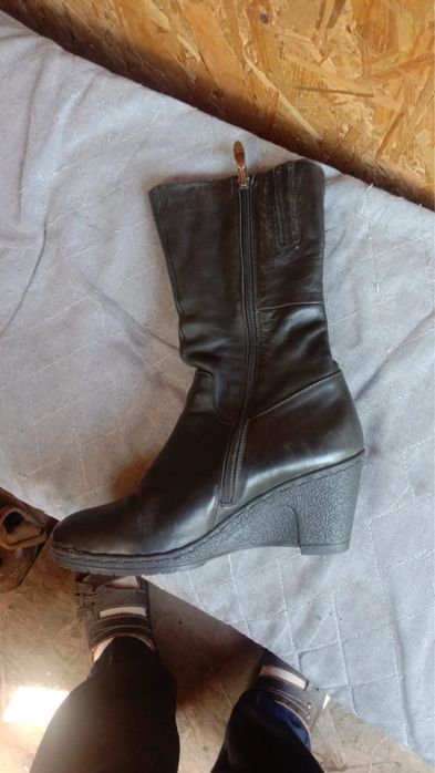 Продам кожаную женскую обувь