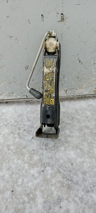 Домкрат от фольсфаген.