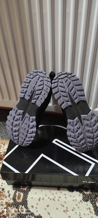 Унисекс маратонки Flair