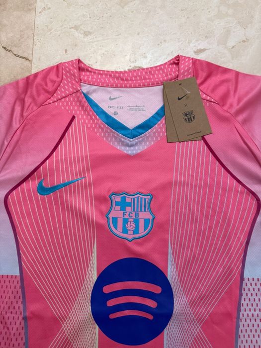 FC Barcelona jersey roz - nou cu etichetă