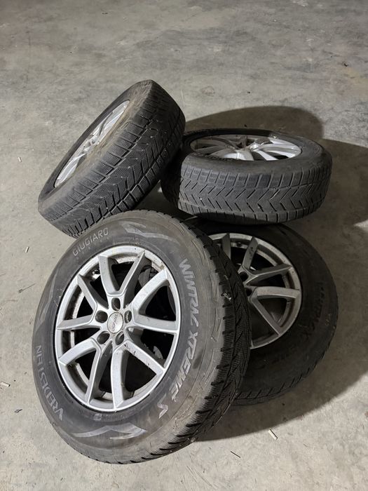 Джанти с гуми 235/65/17  Dezent 5x112