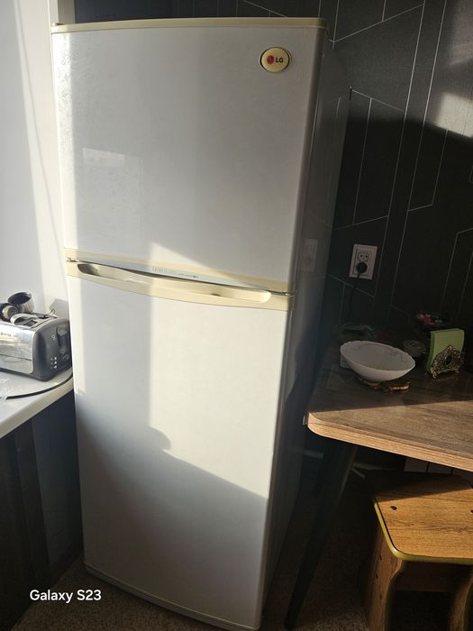 Продам холодильник LG