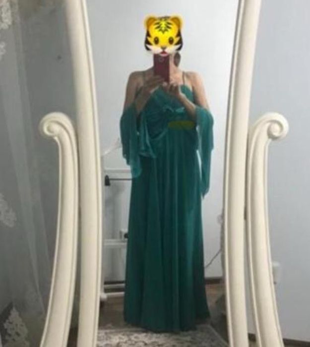 Продам нарядные платья