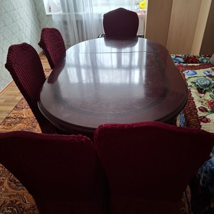 Продам 2 шкафа, стол со стульями