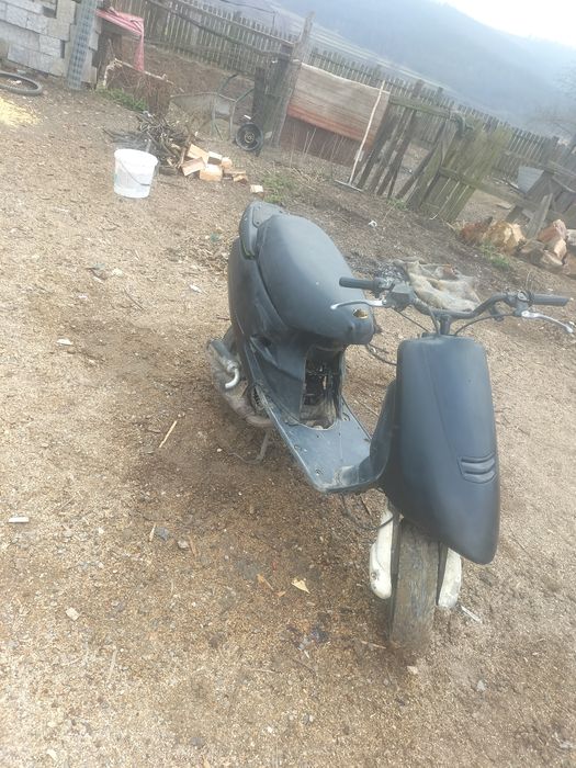 Vand scuter Aprilia amico de 49cc 2t prețul este negociabil 950 de lei