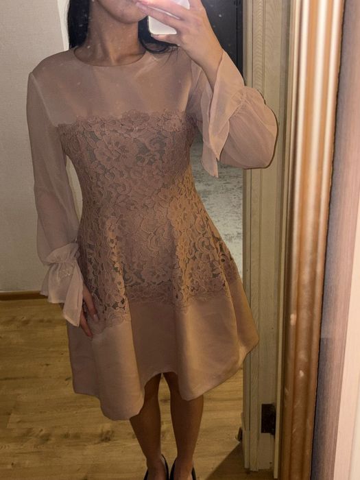 Платье нарядное короткое