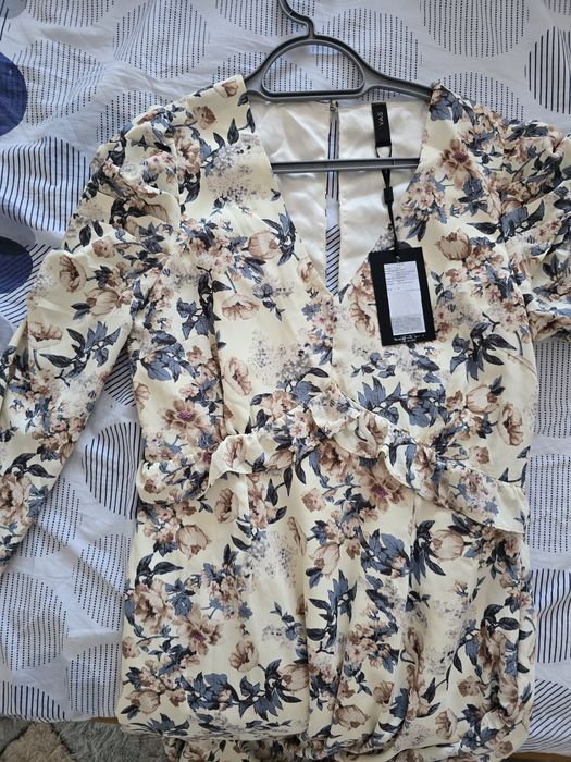 Чисто нова дълга рокля