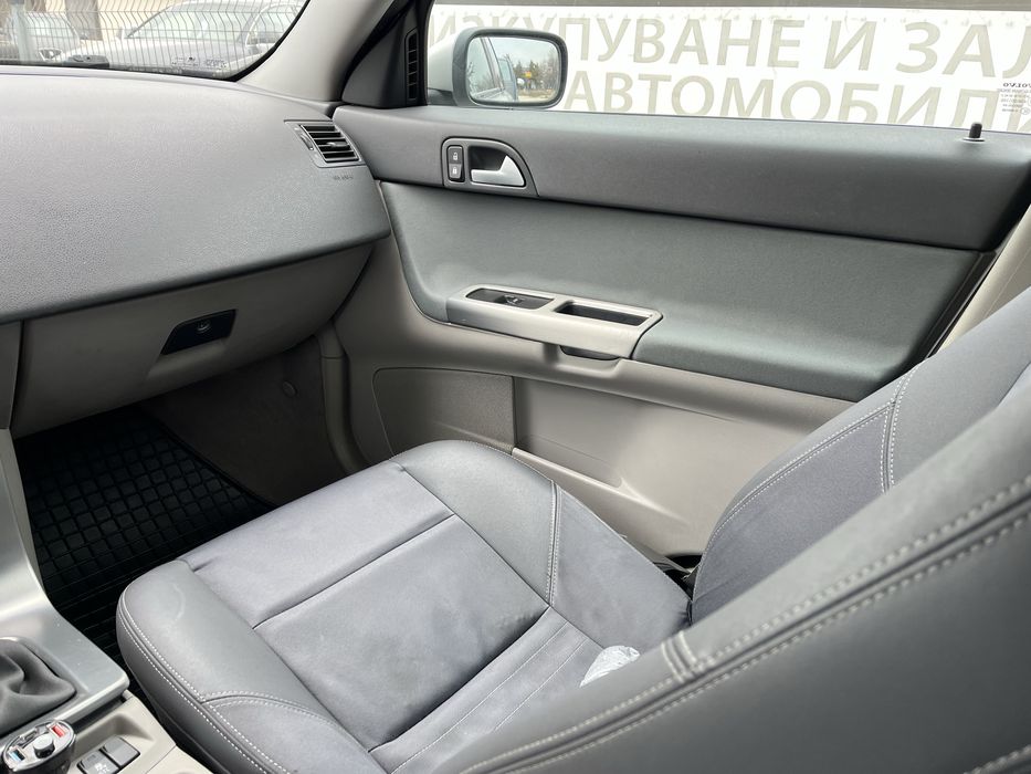 Продавам Volvo s40 2005г 2.0d