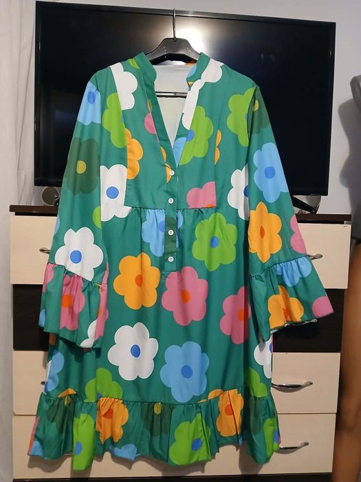 Vând rochi de dama L