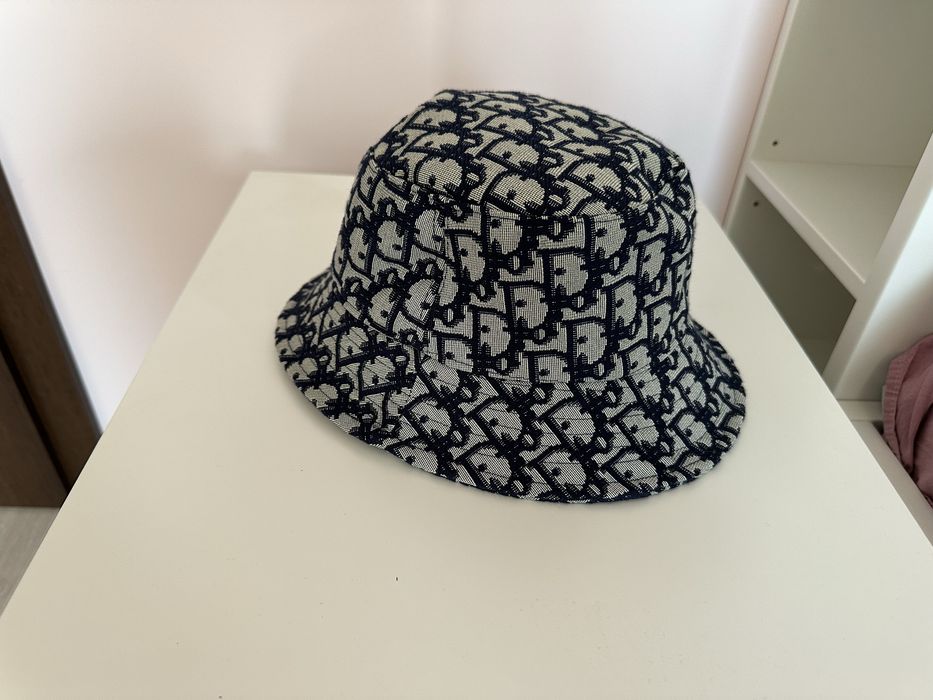 Шапки идиотки дамски