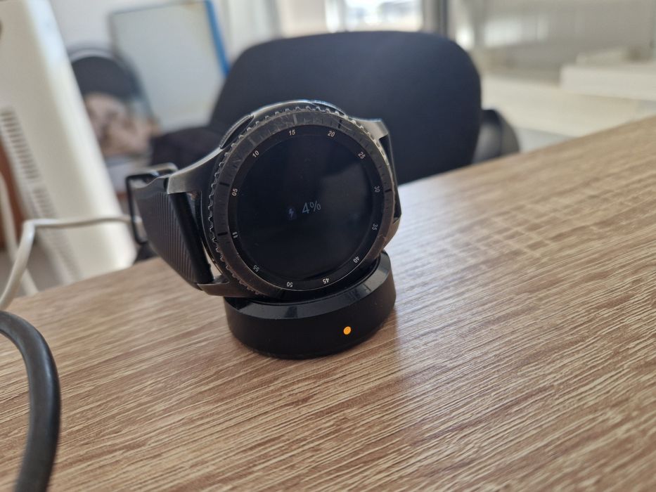 Samsung gear s3  смарт-часы