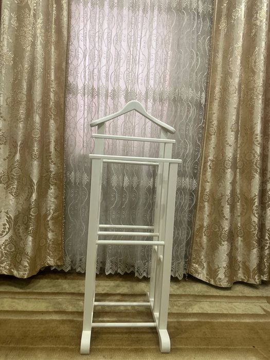Мебелный вешалка для одежды