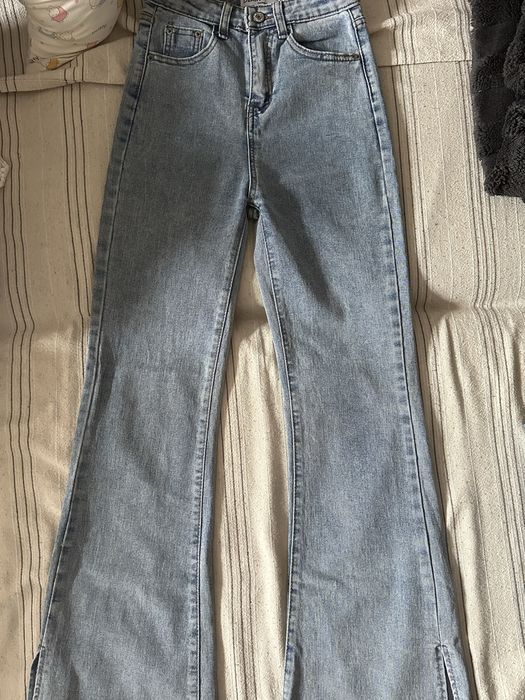 Джинсы клеш женские