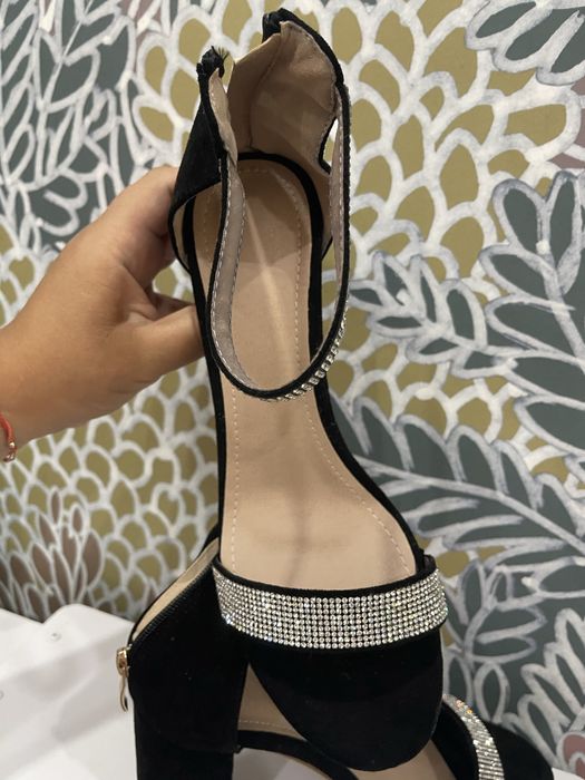 Sandale elegante negre cu strasuri, toc gros, mărimea 40, NOI + cutie