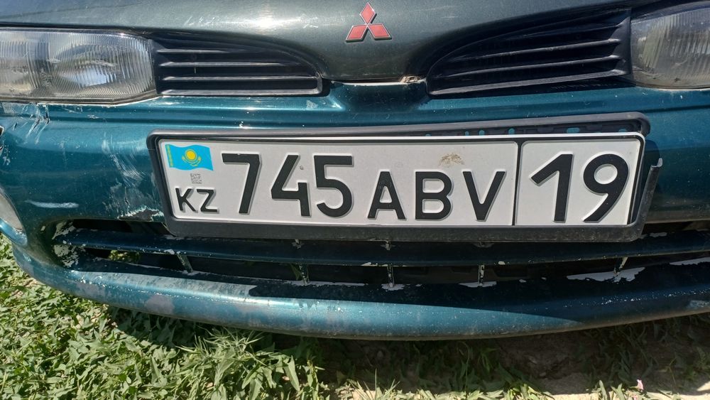 Продам запчасти Митсубиси Галант  2 литра,1,8.