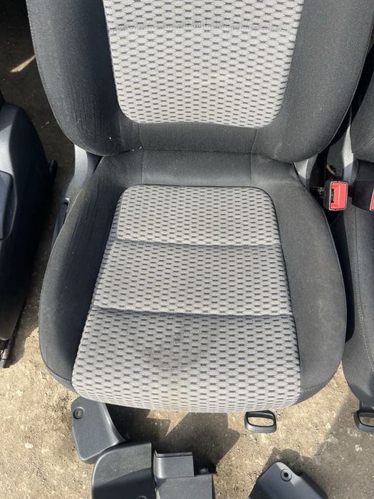 Оригинален 7 местен салон за Vw Sharan 2 2012година н 515