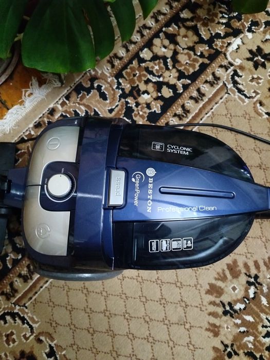 Пылесос Бестон кантейнер