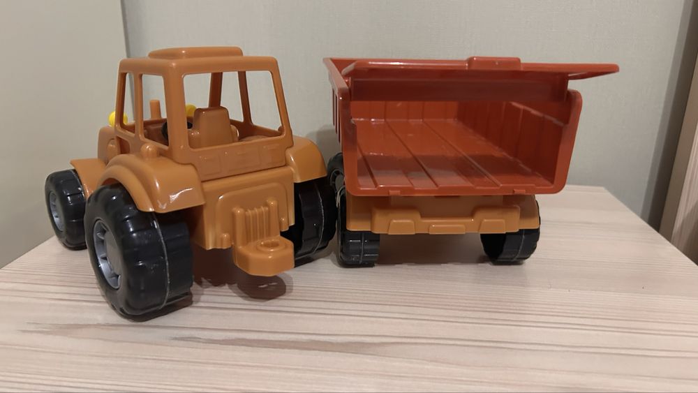 Большой трактор Полесье с прицепом